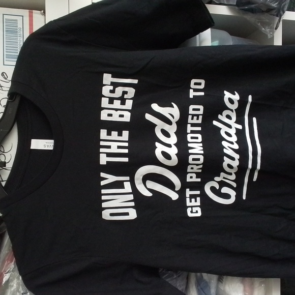 Men’s Black T-shirt " ONLY THE BEST DAD GET PROMOTED TO GRANDPA Tee Short Sleeve - Picture 5 of 11
